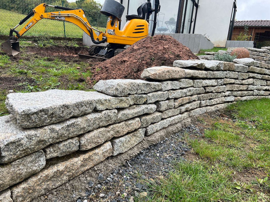 Granitborde, grau, gebrochen, gebraucht