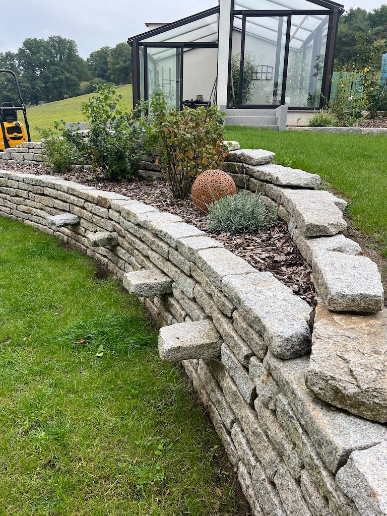 Granitborde, grau, gebrochen, gebraucht