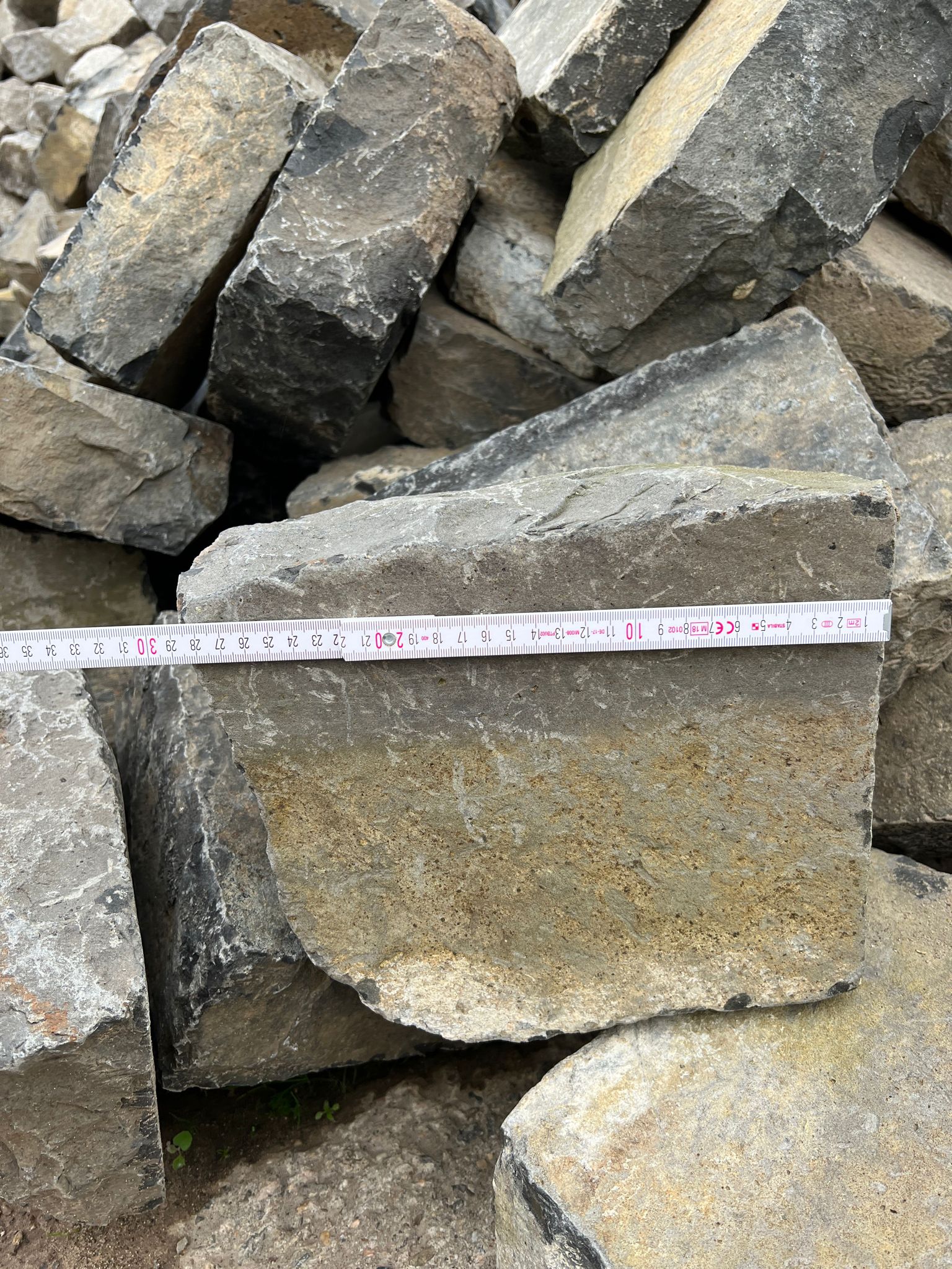 Basaltborde, anthrazit, "Kälberzähne" Bild 3