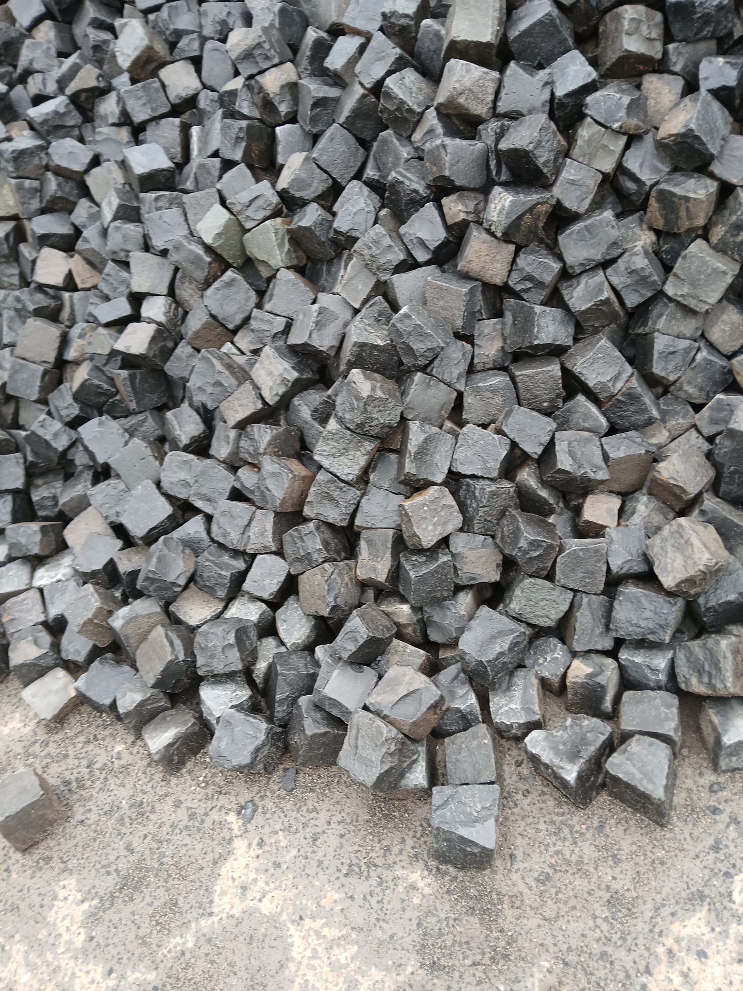 Basaltkleinpflaster 8-11cm Bild 5