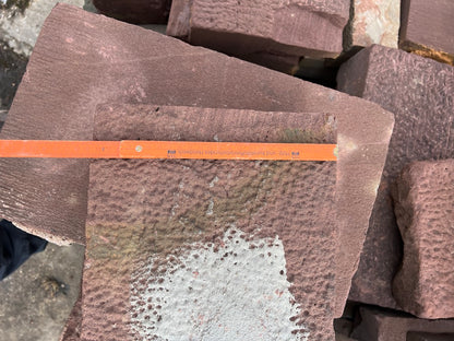 Friedewalder Quarzsandstein, rot-bunt, D: 10-15cm, gestockt, gebraucht