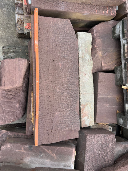 Friedewalder Quarzsandstein, rot-bunt, D: 10-15cm, gestockt, gebraucht