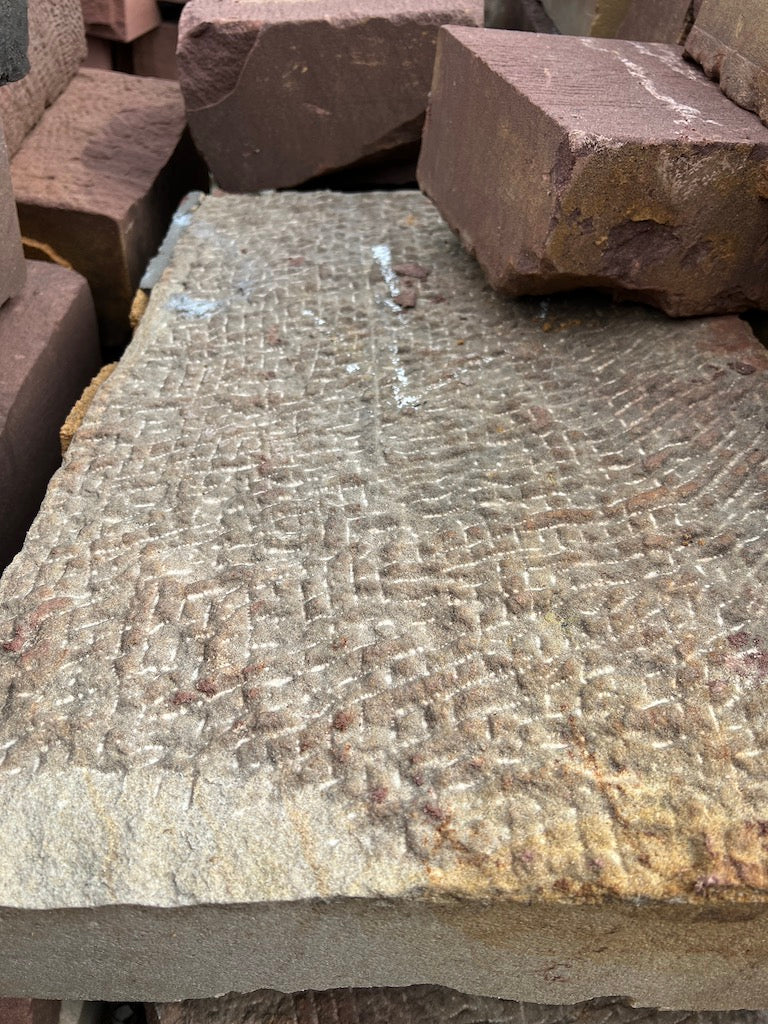 Friedewalder Quarzsandstein, rot-bunt, D: 10-15cm, gestockt, gebraucht